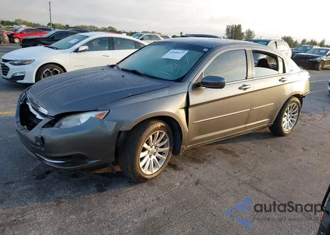 2012 Chrysler 200 Lx z USA, uszkodzony, nr VIN 1C3CCBAB9CN191817